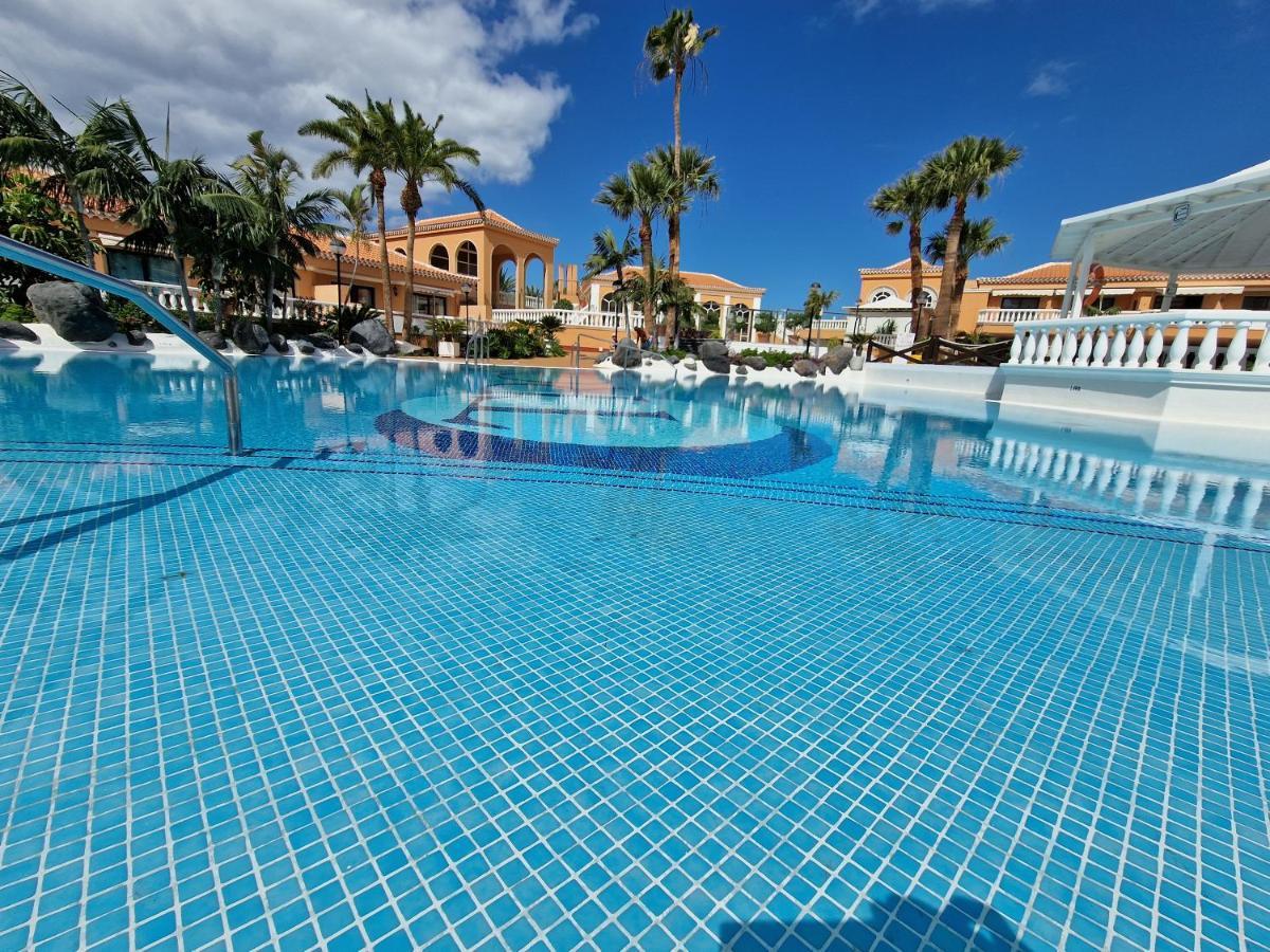 Exclusive Penthouse Playa Las Vistas 4 Close To The Sea And Beach, Aircondition For A Fee, Wifi, Terrace, Heated Pool Playa de las Americas  Exteriör bild